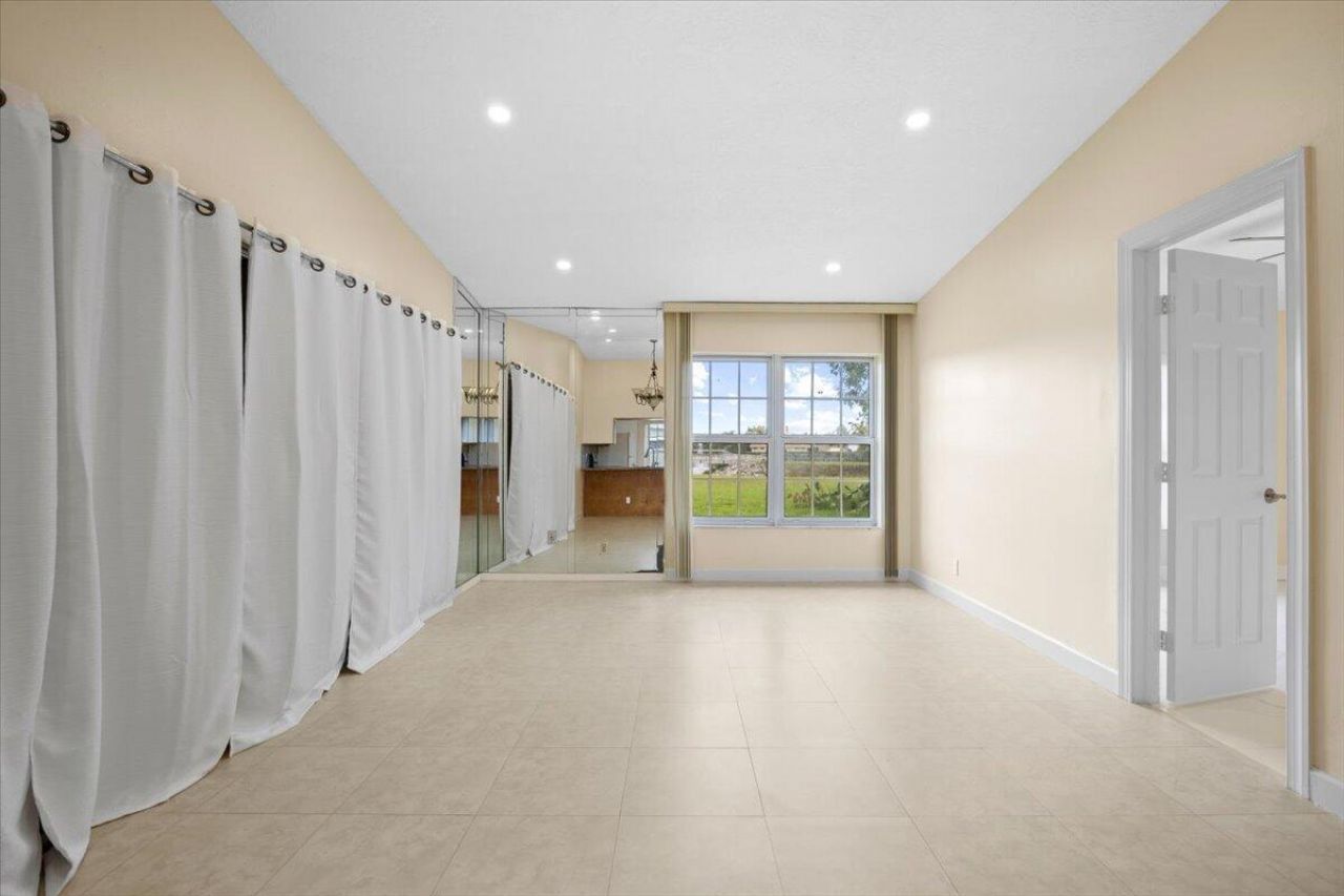 5540 S Lakewood Cir Circle S, Unit F, Margate, FL 33063 Photo