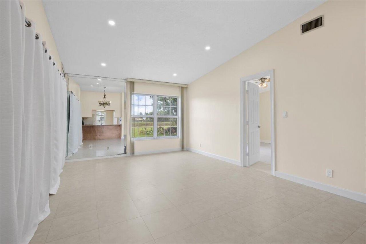 5540 S Lakewood Cir Circle S, Unit F, Margate, FL 33063 Photo