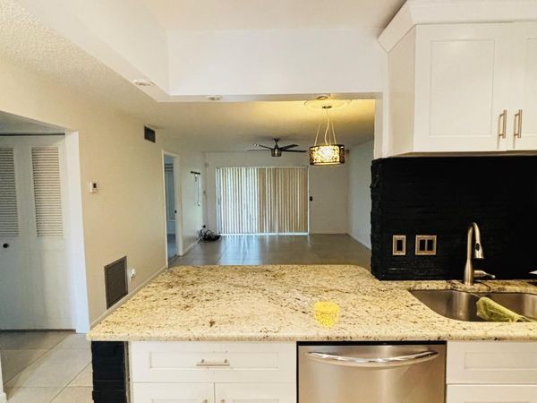 386 Bennington Lane, Lake Worth, FL 33467