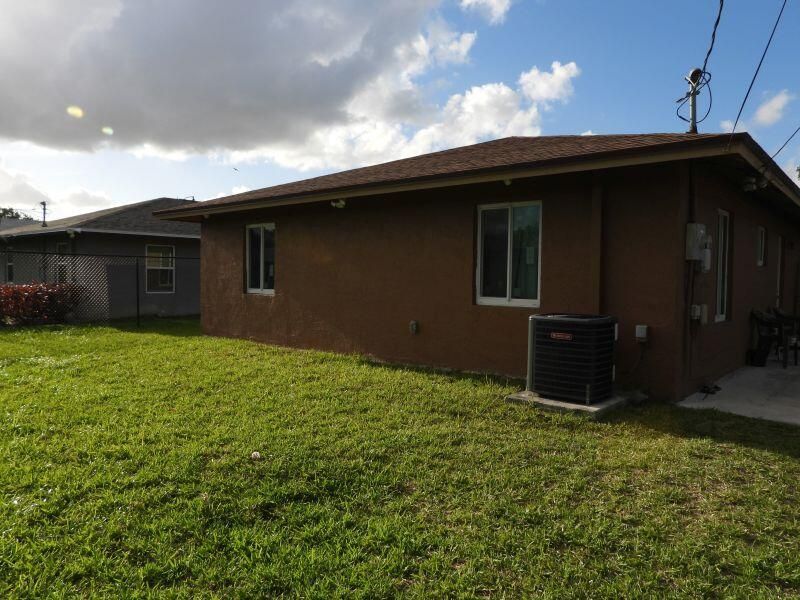 2764 NW 1st Court, Pompano Beach, FL 33069 Photo