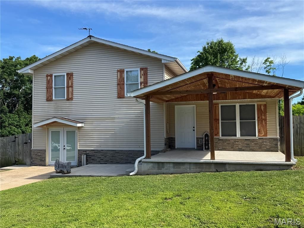 210 W Jackson Avenue , Owensville, MO 65066 Main Photo