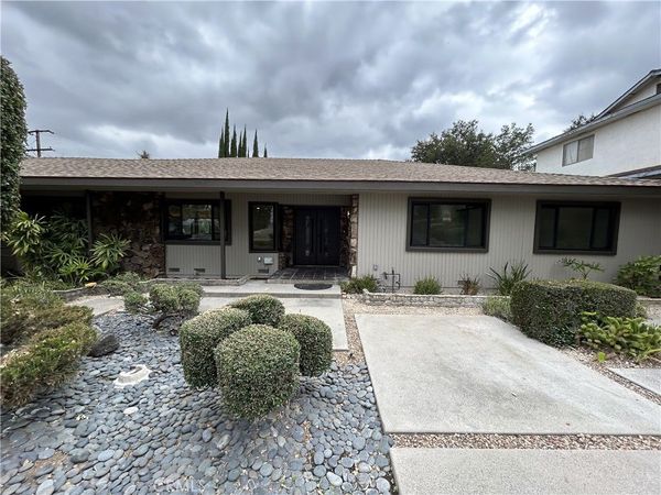 569 N Barranca Avenue, Glendora, CA 91741