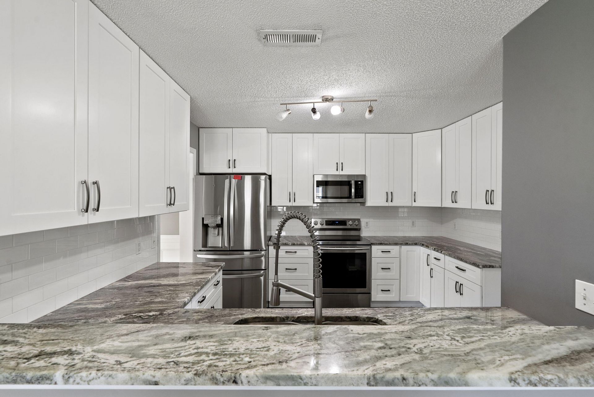 303 Seneca River Drive Photo 6