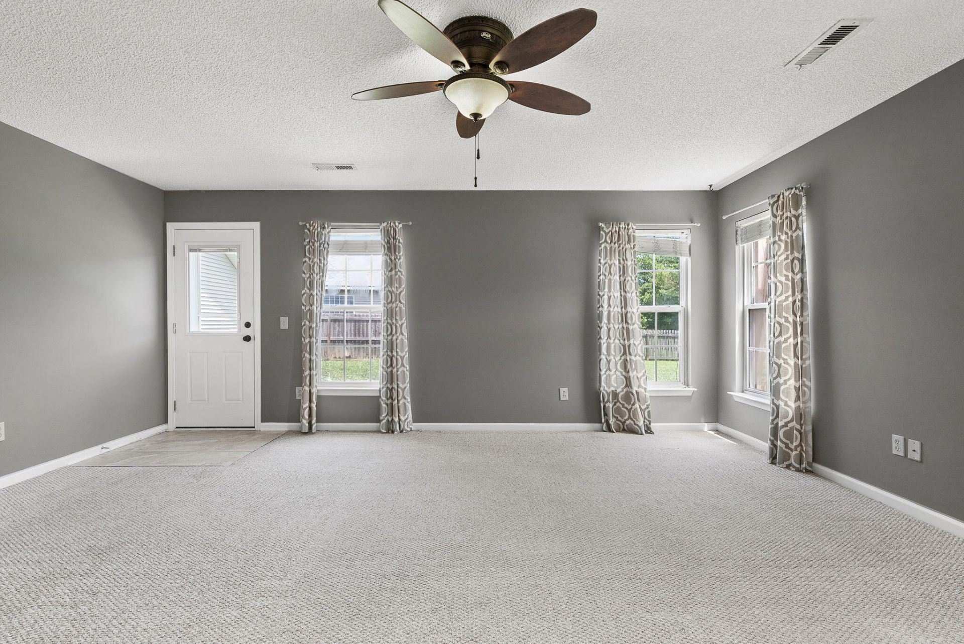 303 Seneca River Drive Photo 9