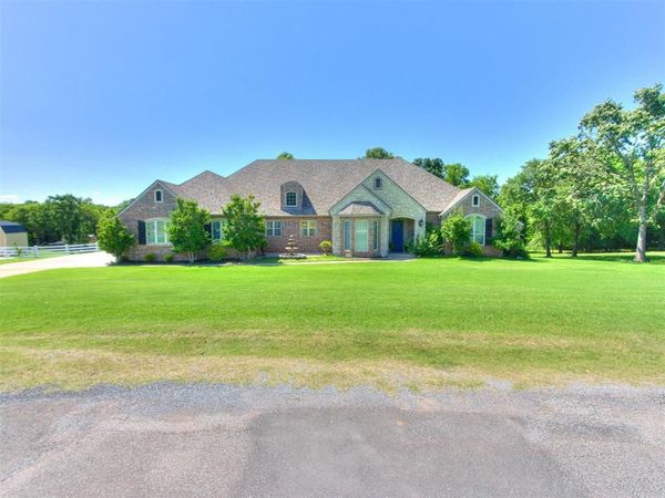 5415 Midway Drive, Newalla, OK 74857