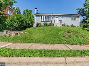 942 N MCKINLEY ROAD, ARLINGTON, VA 22205
