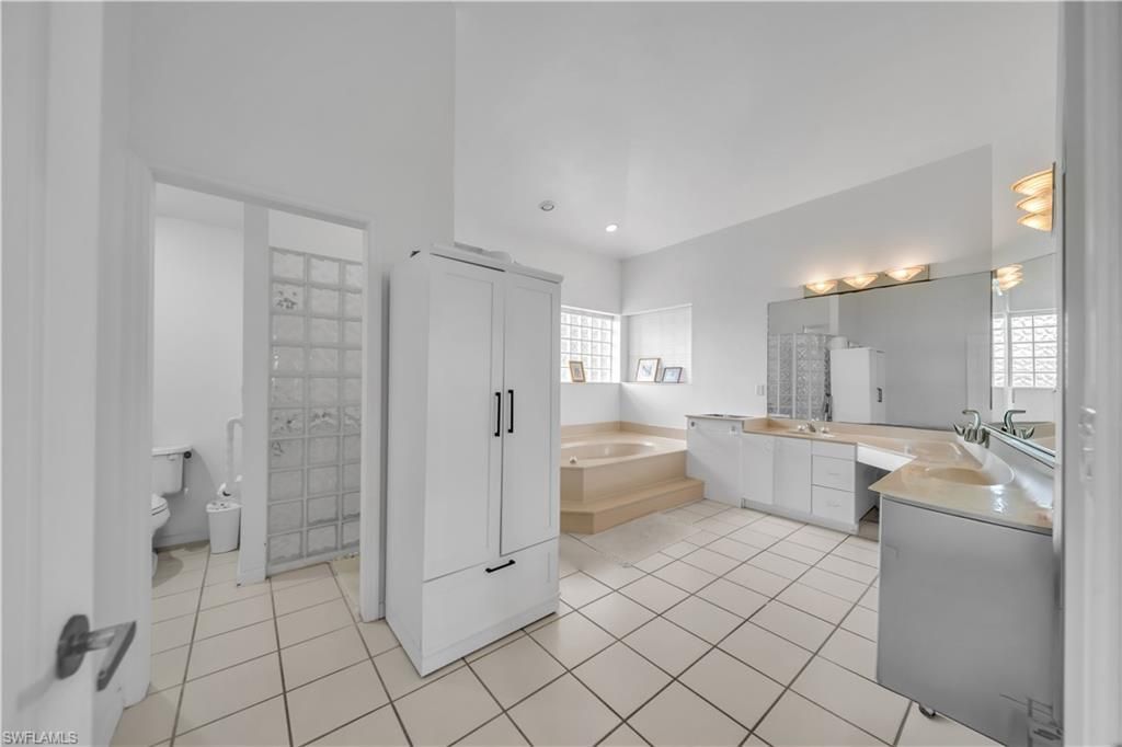 16971 Timberlakes Dr, Fort Myers, FL 33908 Photo