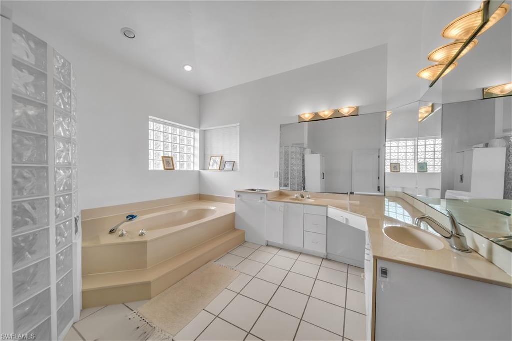 16971 Timberlakes Dr, Fort Myers, FL 33908 Photo