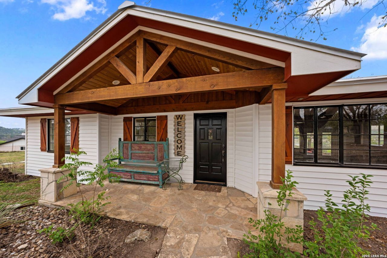 1094 Harper Road, Kerrville, TX 78028 Main Photo