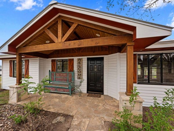 1094 Harper Road, Kerrville, TX 78028