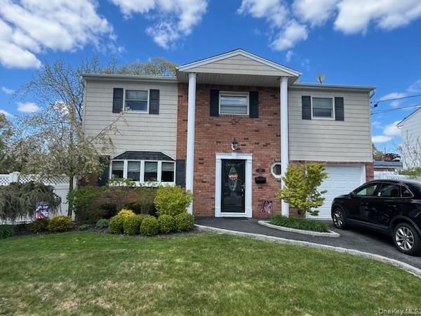 385 Garden Street , West Islip, NY 11795
