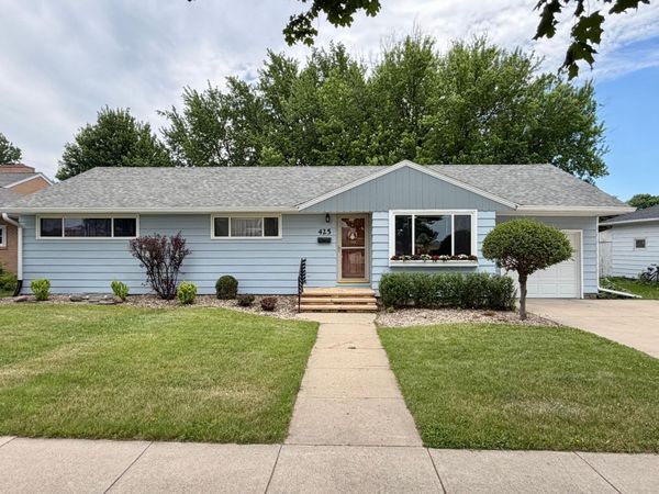 425 W Dodge Street, Luverne, MN 56156