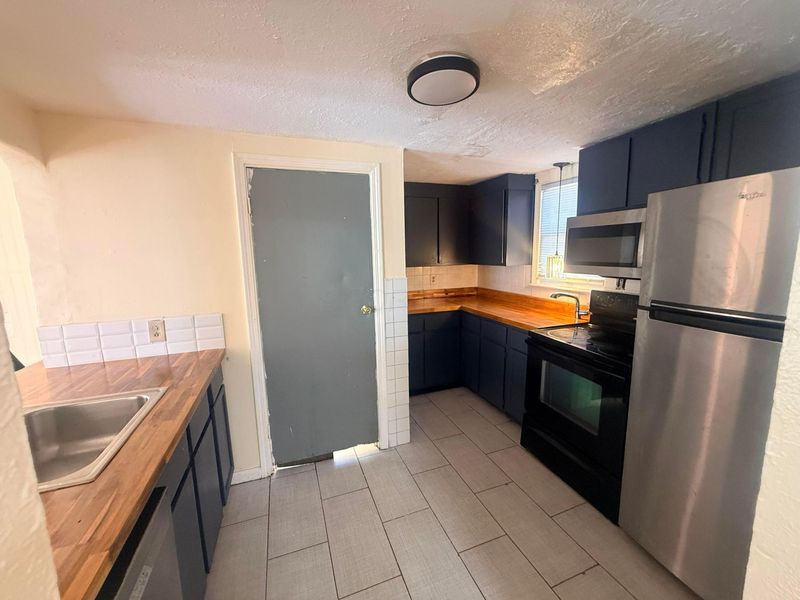 2427 Taylor Avenue, Columbus, OH 43211 Photo 12