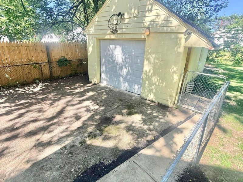 2427 Taylor Avenue, Columbus, OH 43211 Photo 3
