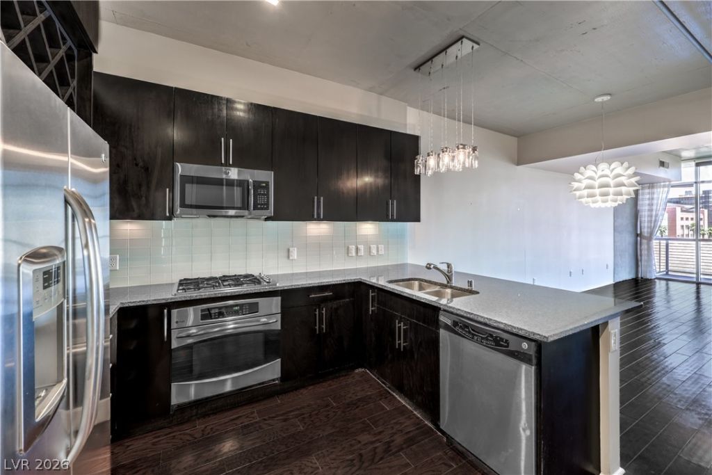 353 Bonneville Avenue , Las Vegas, NV 89101