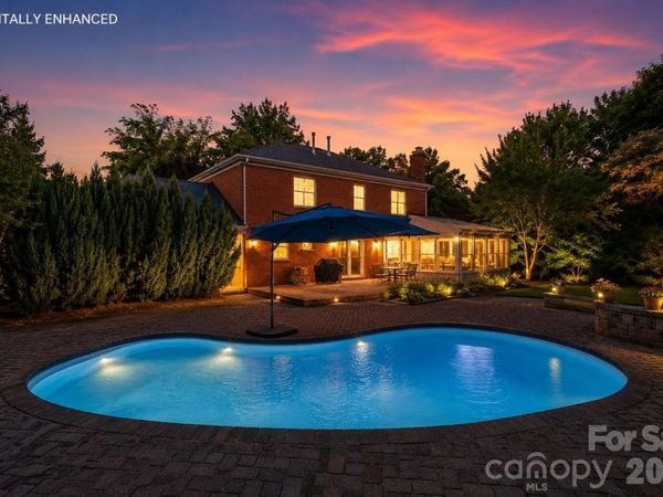 4612 Deanscroft Drive , Charlotte, NC 28226