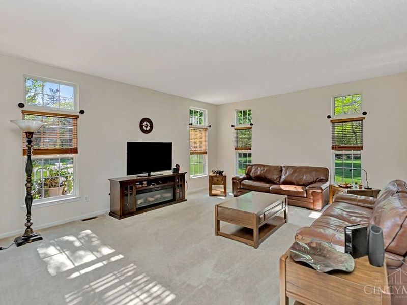 5742 Woodmansee Way, Liberty Township, OH 45044 Photo 8