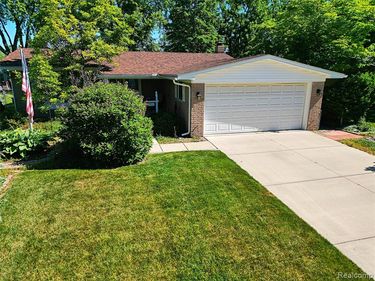 38924 Dover Street , Livonia, MI 48150