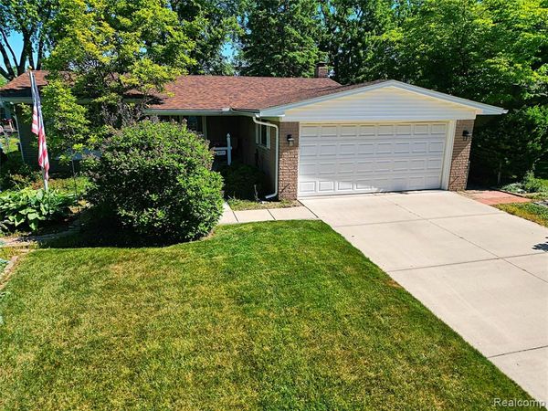 38924 Dover Street, Livonia, MI 48150
