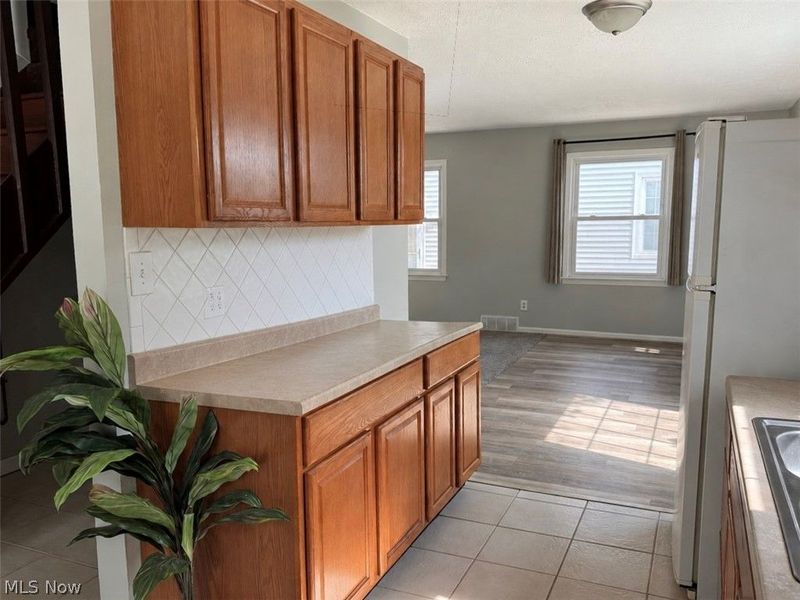 1572 Woodrow Avenue, Mayfield Heights, OH 44124 Photo 4