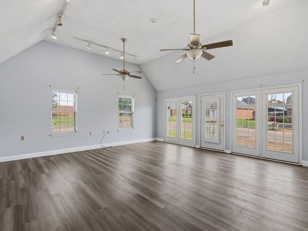 5364 MEADOW CROSS DR, Memphis, TN 38141