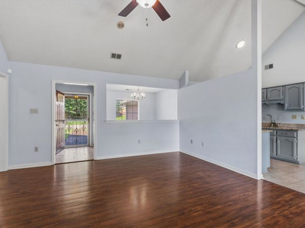 5364 MEADOW CROSS DR, Memphis, TN 38141