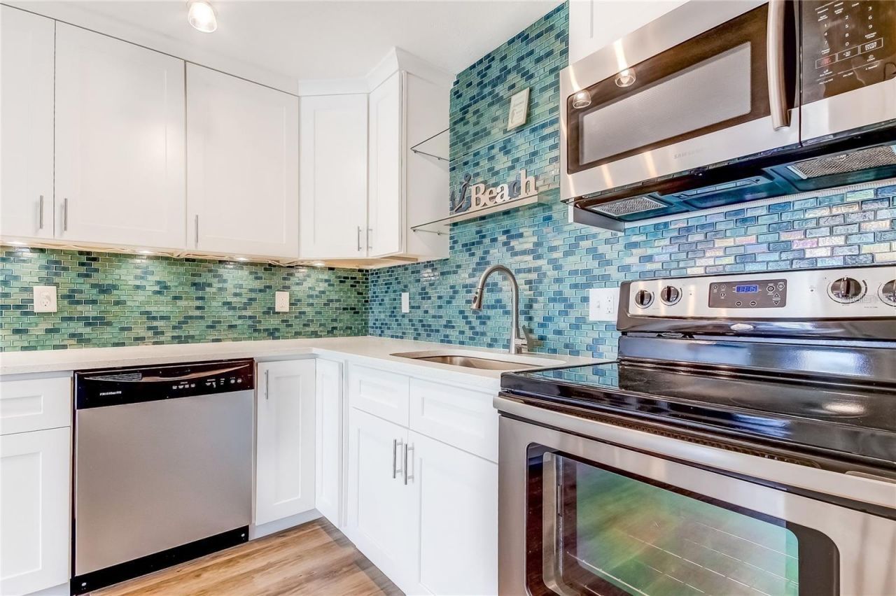 51 Island Way , Unit 104, Clearwater Beach, FL 33767 Photo