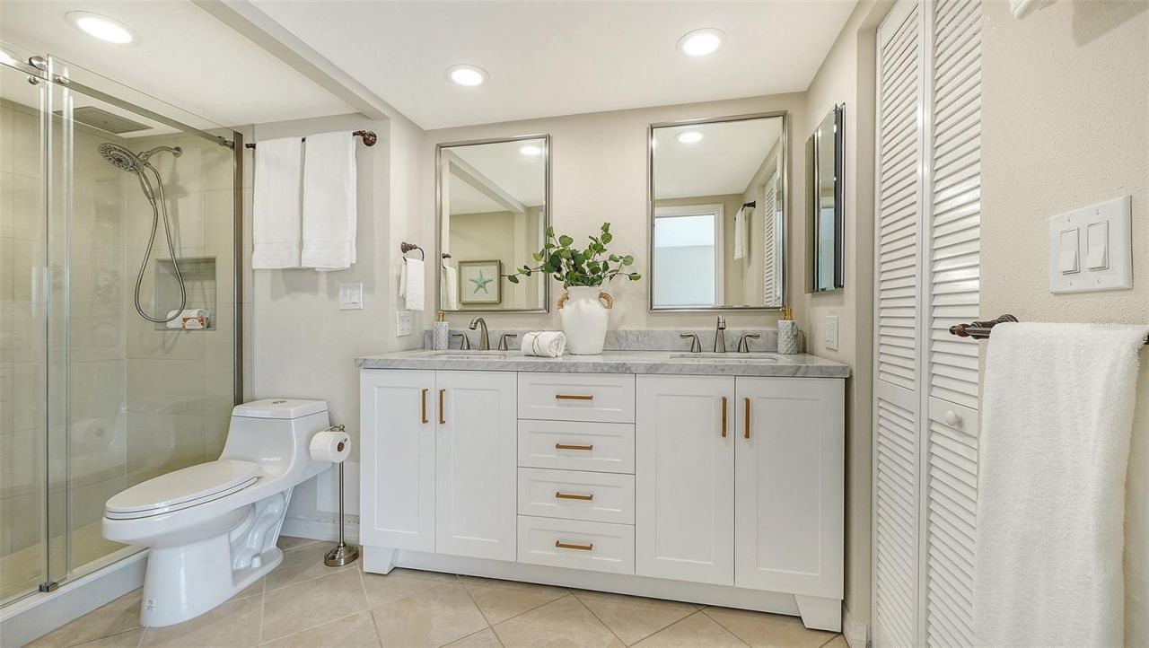 1750 Benjamin Franklin Drive, Unit 5F, Sarasota, FL 34236 Photo