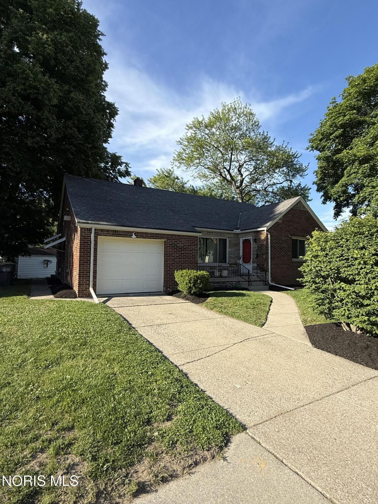 2340 Victory Avenue, Toledo, OH 43607 Main Photo