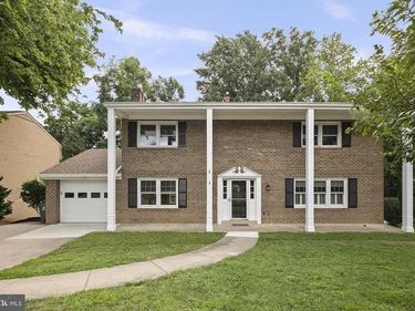 2542 N WAKEFIELD STREET , ARLINGTON, VA 22207