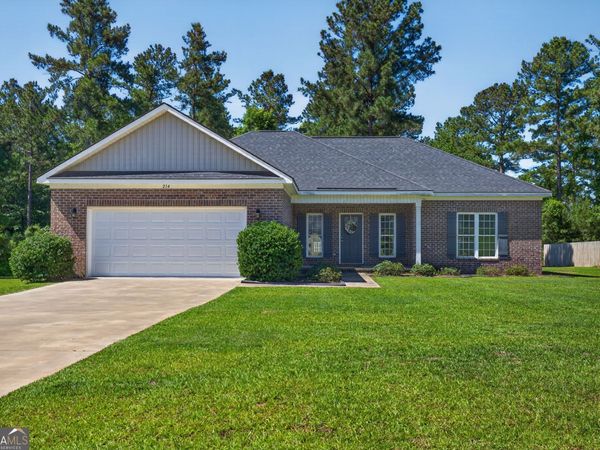 214 Dewpoint Drive, Statesboro, GA 30458