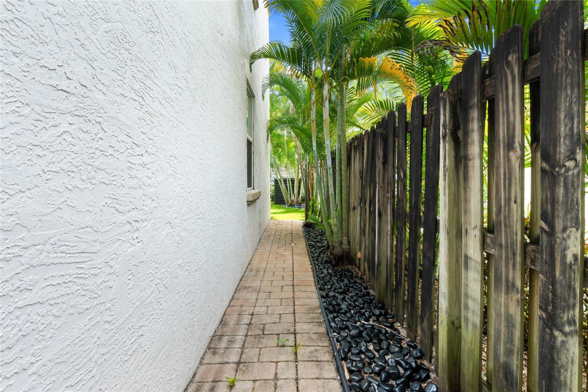 417 SW 8th Street, Fort Lauderdale, FL 33315 Photo