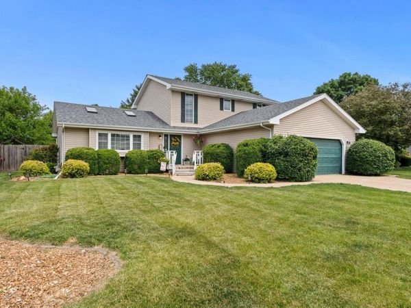 385 Princeton Avenue , Bourbonnais, IL 60914