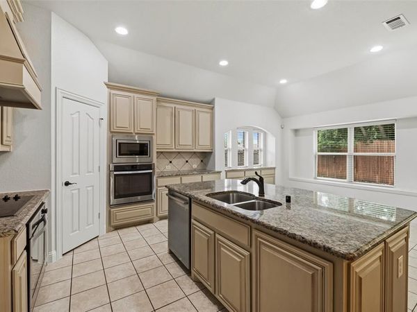 513 Harvest Trail, Midlothian, TX 76065