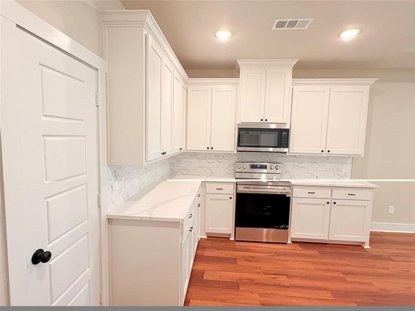 749 J L Drive, Valley View, TX 76272
