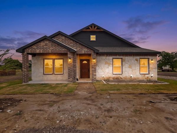 749 J L Drive, Valley View, TX 76272
