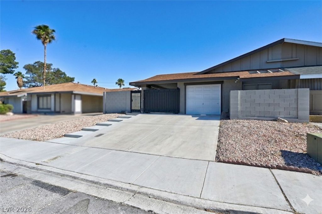 7005 Grassy Knoll Street , Las Vegas, NV 89147