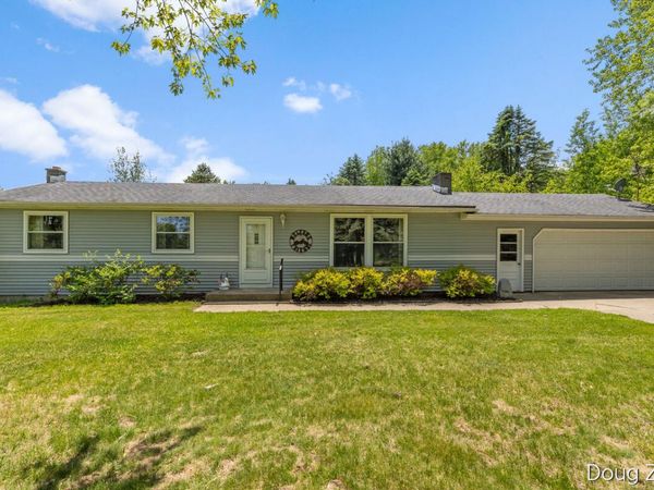 9090 11 Mile Road NE, Rockford, MI 49341
