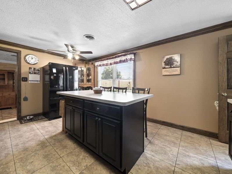320 Apache Drive, Circleville, OH 43113 Photo 7