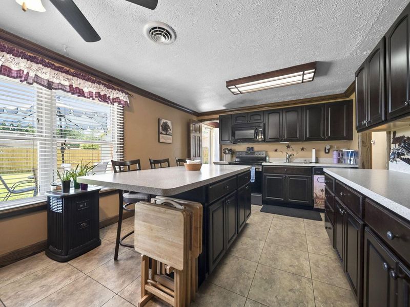 320 Apache Drive, Circleville, OH 43113 Photo 9
