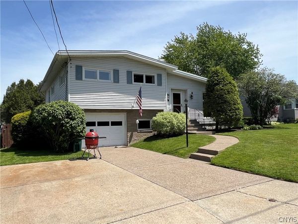 15 Gregory Street , Oswego, NY 13126