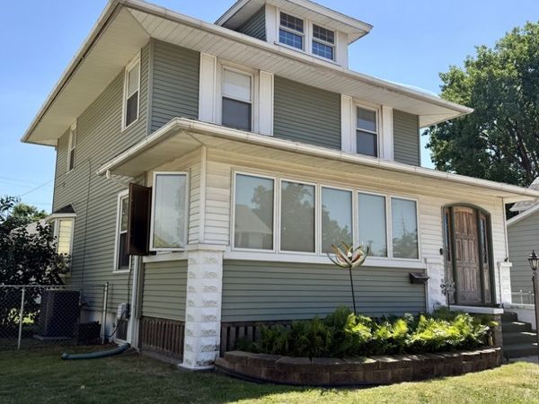 704 14th Avenue , Fulton, IL 61252