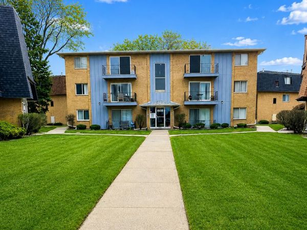 4819 W 109th Street , Unit 302, Oak Lawn, IL 60453