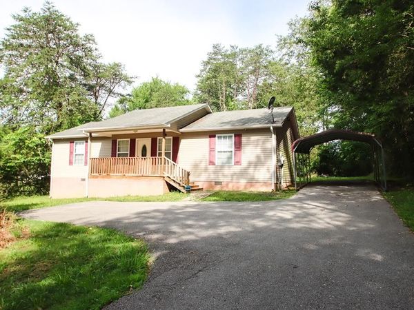 2464 McMinnville Hwy , Sparta, TN 38583