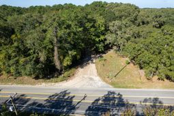 1214 Main Road photo 4
