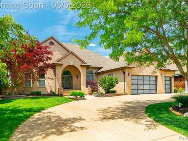 18124 Meridian Road, Grosse Ile Twp, MI 48138