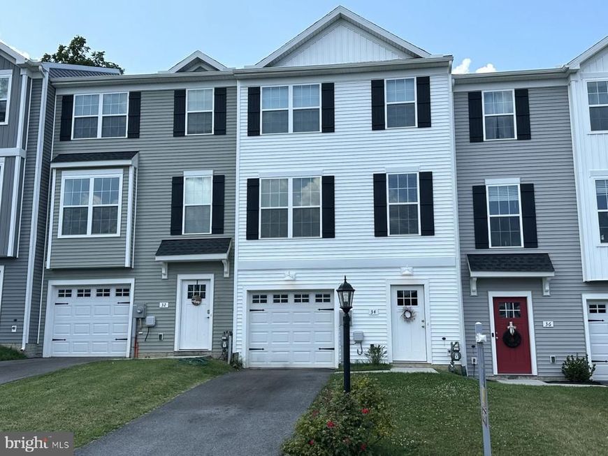 34 Overlook Drive, Hanover, PA 17331 Main Photo
