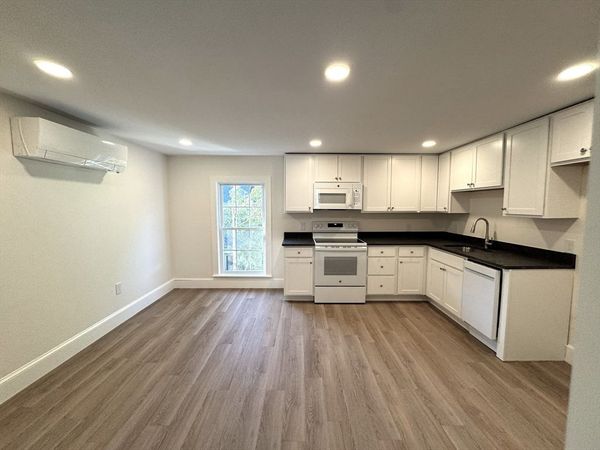 55 Central Street, Unit 2R, Stoneham, MA 02180