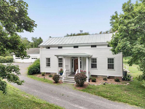 210 Middle Road, Hudson, NY 12534