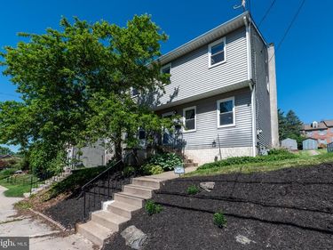 637 WILLOW STREET , POTTSTOWN, PA 19464